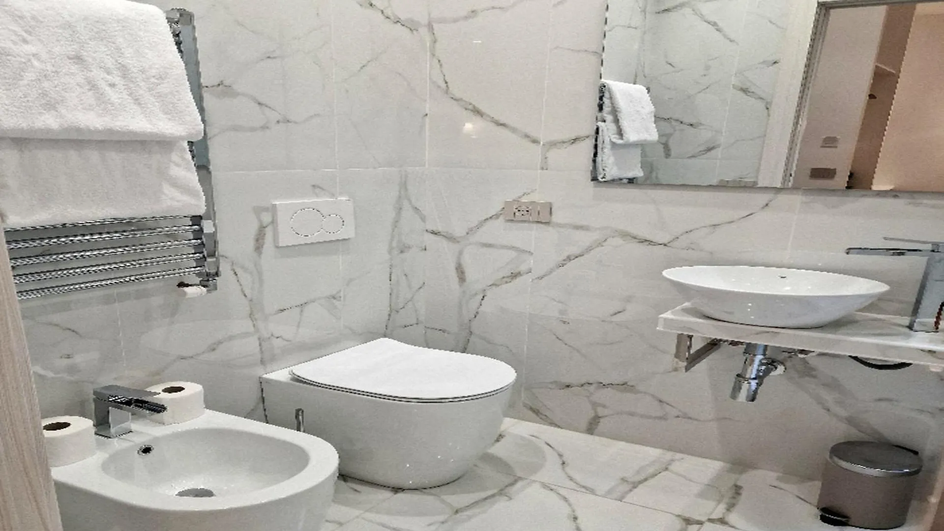 Cuma Suites Roma Bed and breakfast